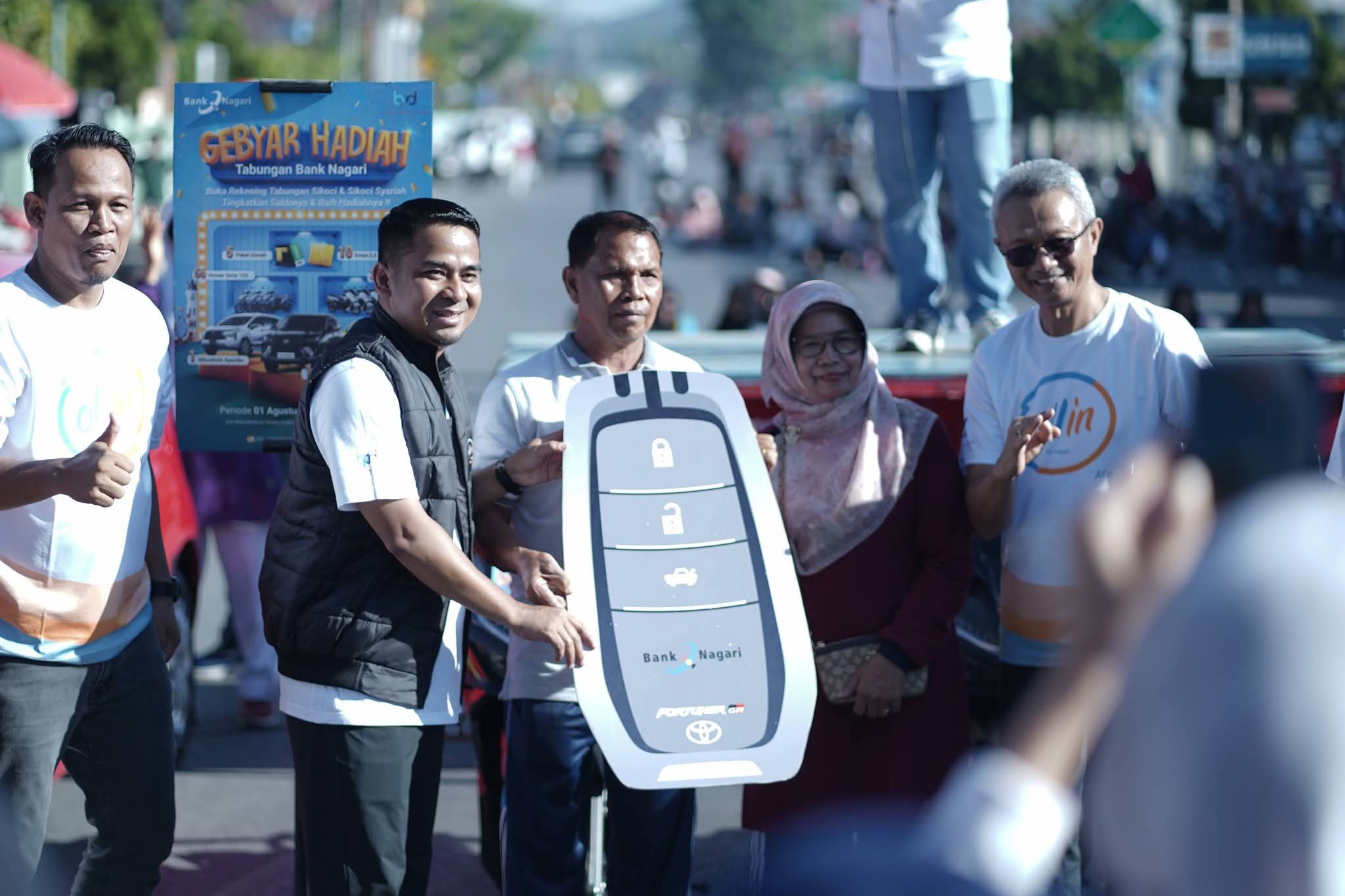 Bawa Pulang Fortuner hingga Brio, Bank Nagari Serahkan Hadiah Utama Gebyar Sikoci di Kota Solok