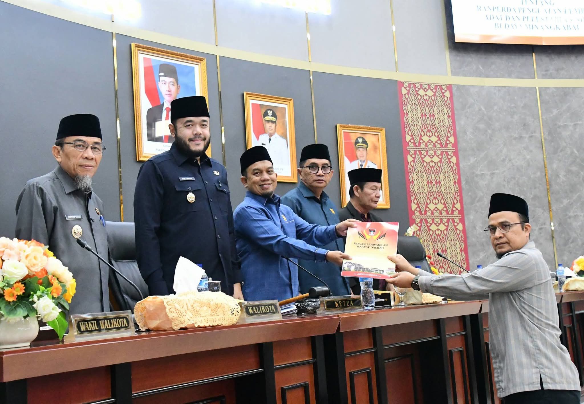 Padang Resmi Miliki Perda Adat, Peran Ninik Mamak hingga Bundo Kanduang Diperkuat