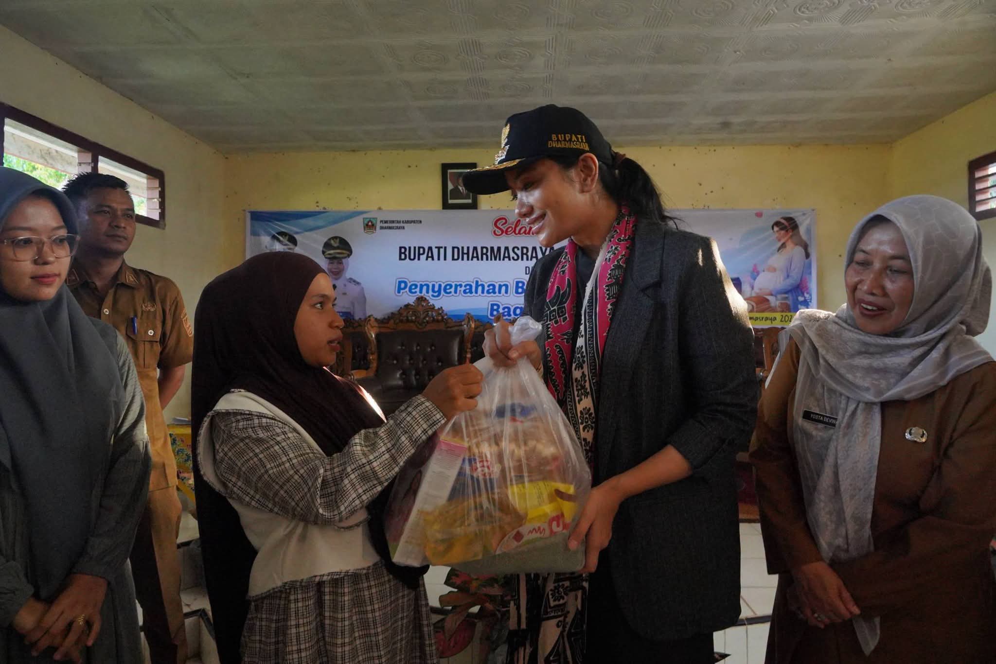Cegah Stunting, Pemkab Dharmasraya Salurkan Bantuan Permakanan bagi Ibu Hamil dan Menyusui