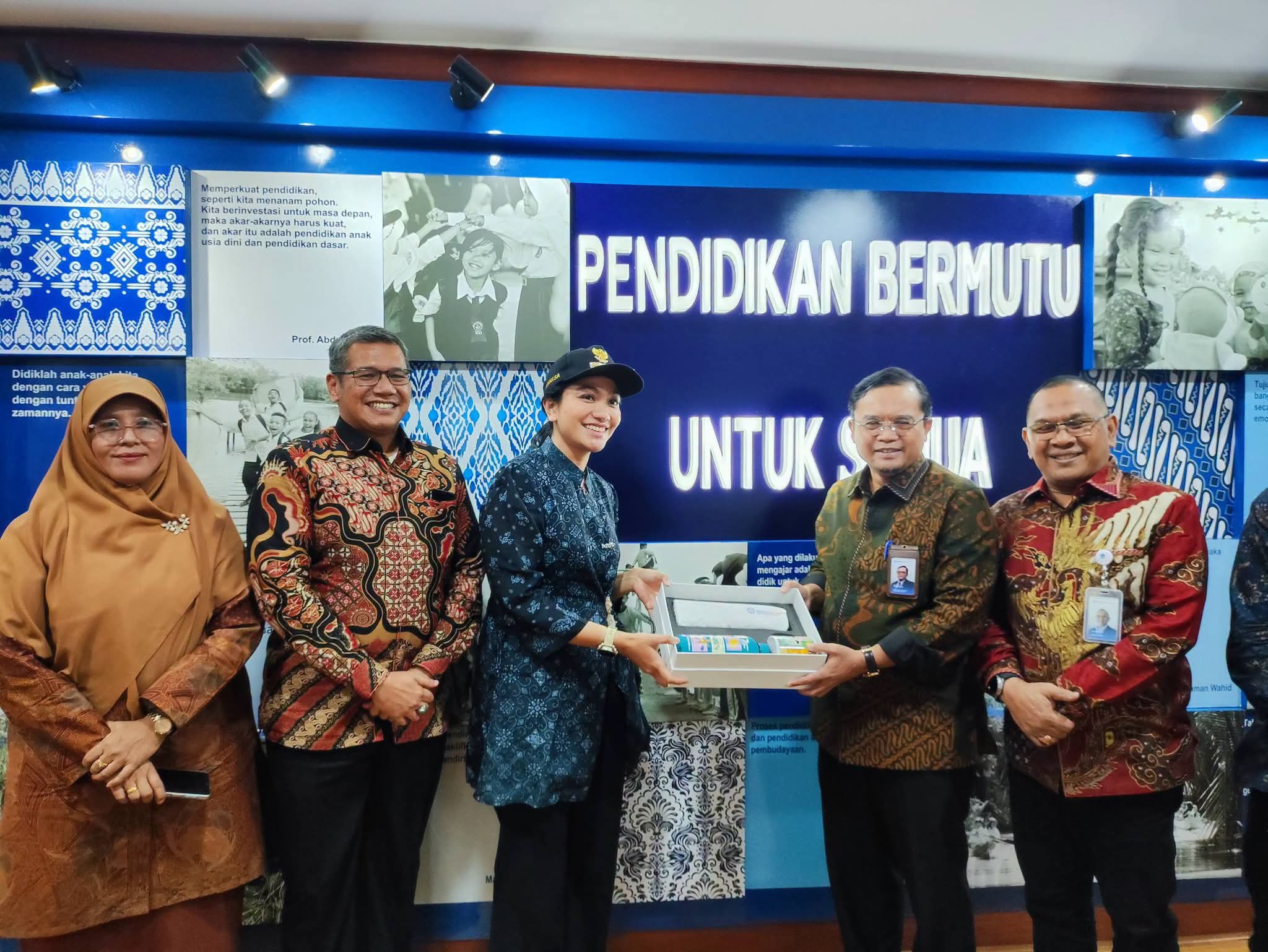Bupati Dharmasraya Usulkan Revitalisasi 53 Sekolah, Mulai TK hingga SMP