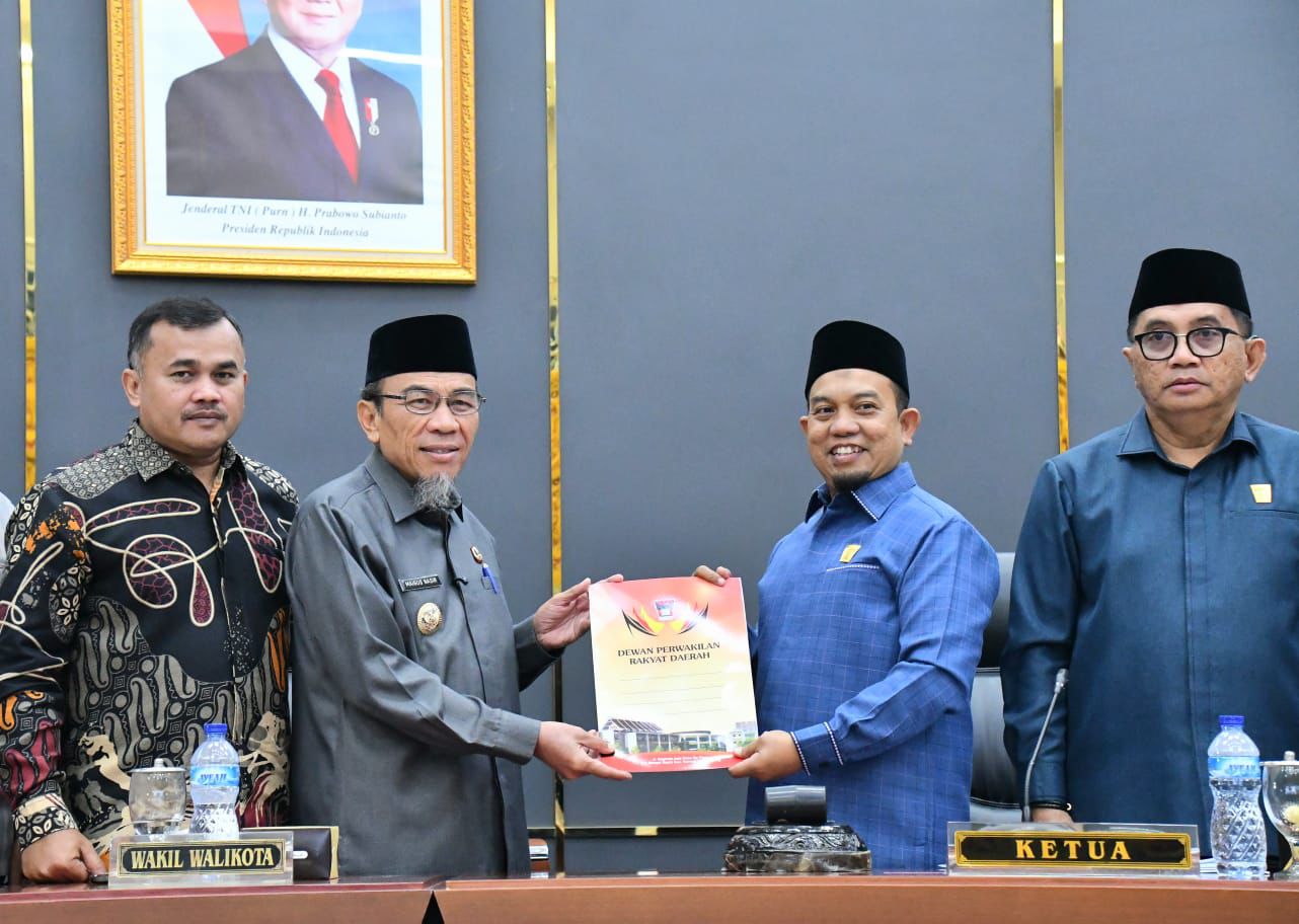 Pemko Padang Sampaikan Ranperda Pertanggungjawaban APBD 2025 ke DPRD