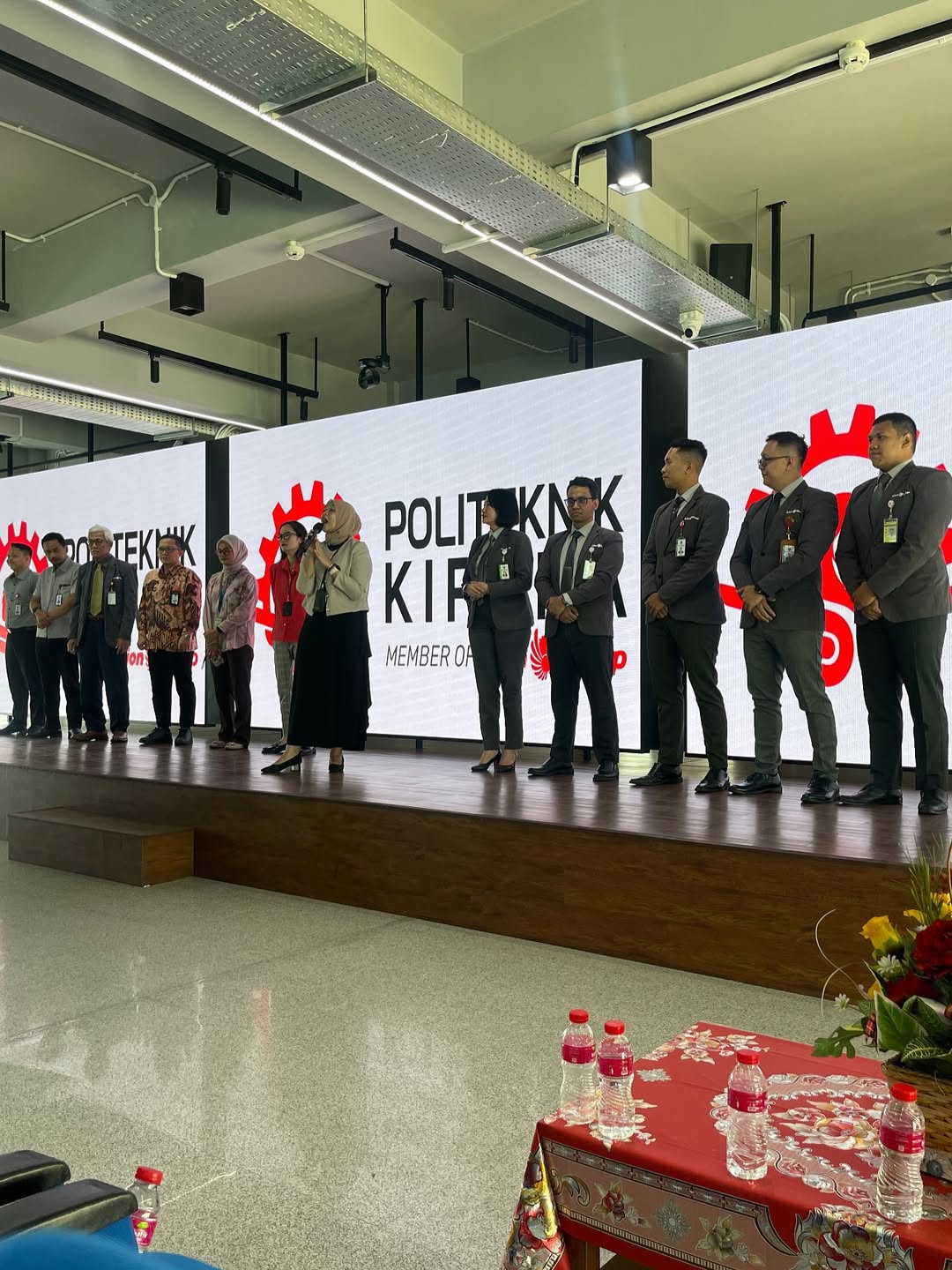 Minat Kuliah dengan Beasiswa Pemko Padang di Politeknik Kirana? Ini Syaratnya