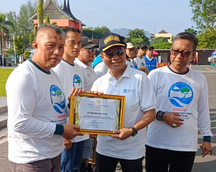 Dukung Aksi Iklim, PT Semen Padang Raih Penghargaan dari Pemprov Sumbar