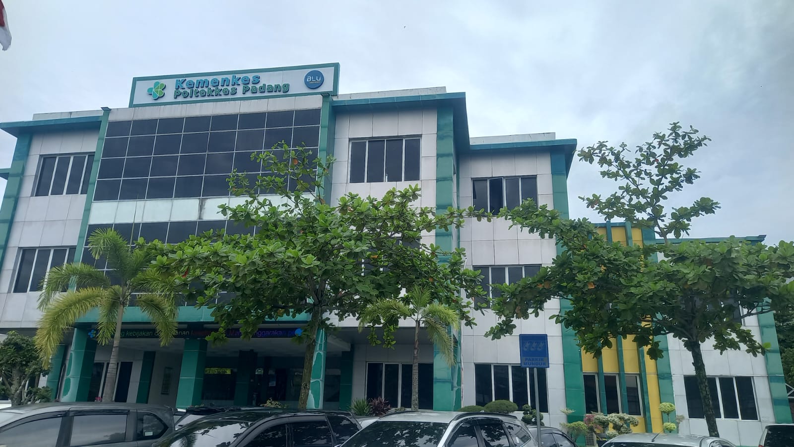 Melihat TKP Dosen Poltekkes Padang Jatuh dari Lantai Tiga Gedung Kampus 