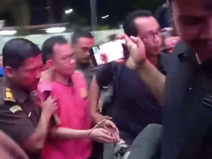 Ketua DPRD Sumbar Dikritik Usai Bungkam Soal Kasus BSN, Pengamat: Publik Harus Tahu Apa yang Terjadi!