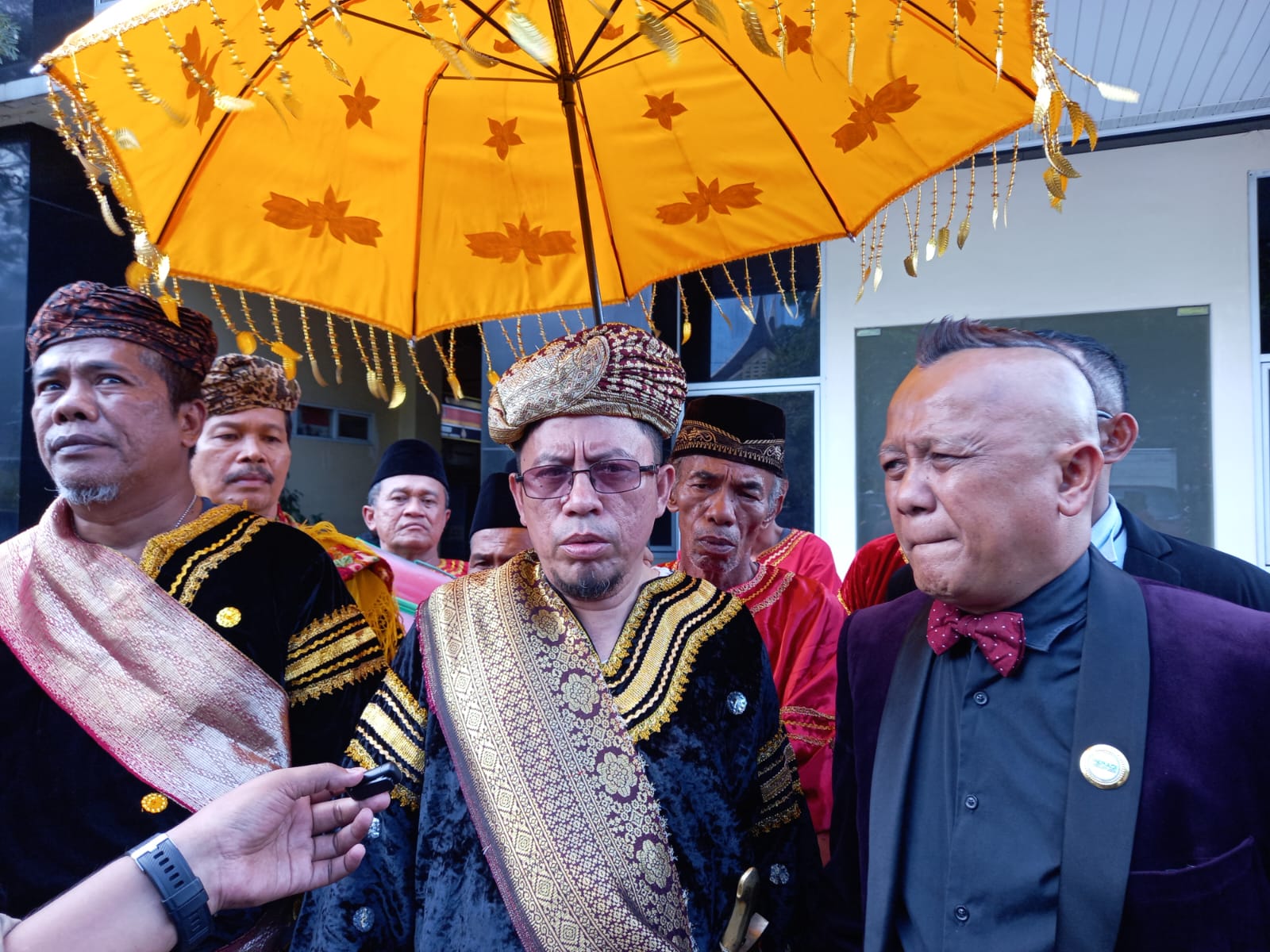 Mahkamah Adat Polisikan Abu Janda Soal Sumbar Barbar: Masyarakat Minangkabau Beradat! 