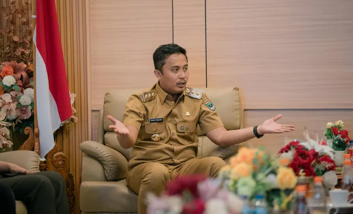 Miliaran Rupiah Pengadaan Barang Mewah di Rumah Dinas Vasko Ruseimy