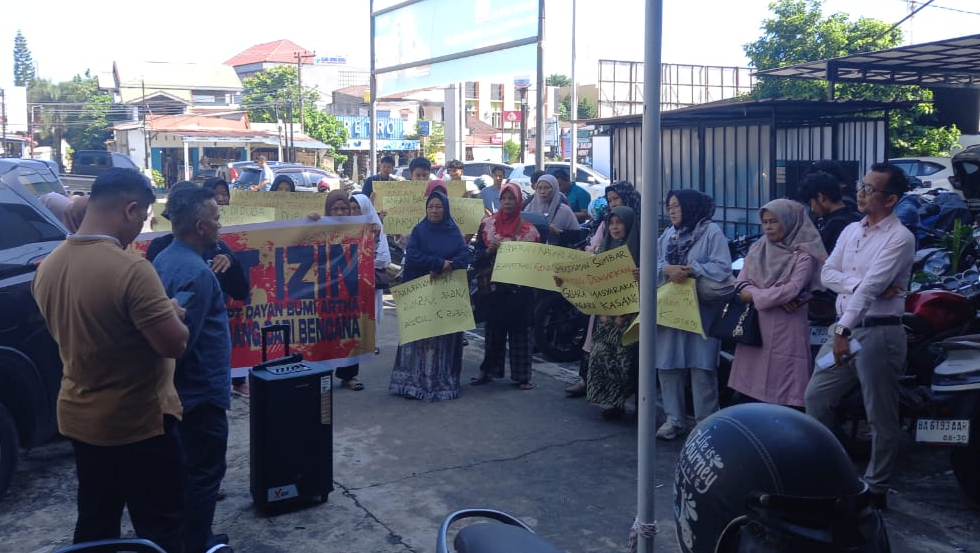 Warga Nagari Kasang ke Gubernur Mahyeldi: Kami Ingin Izin Tambang Andesit Dicabut
