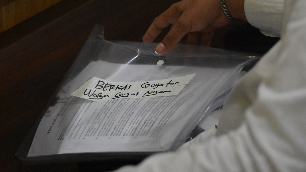 Mengapa Kemenangan Hukum Belum Tentu Menjadi Kemenangan Warga