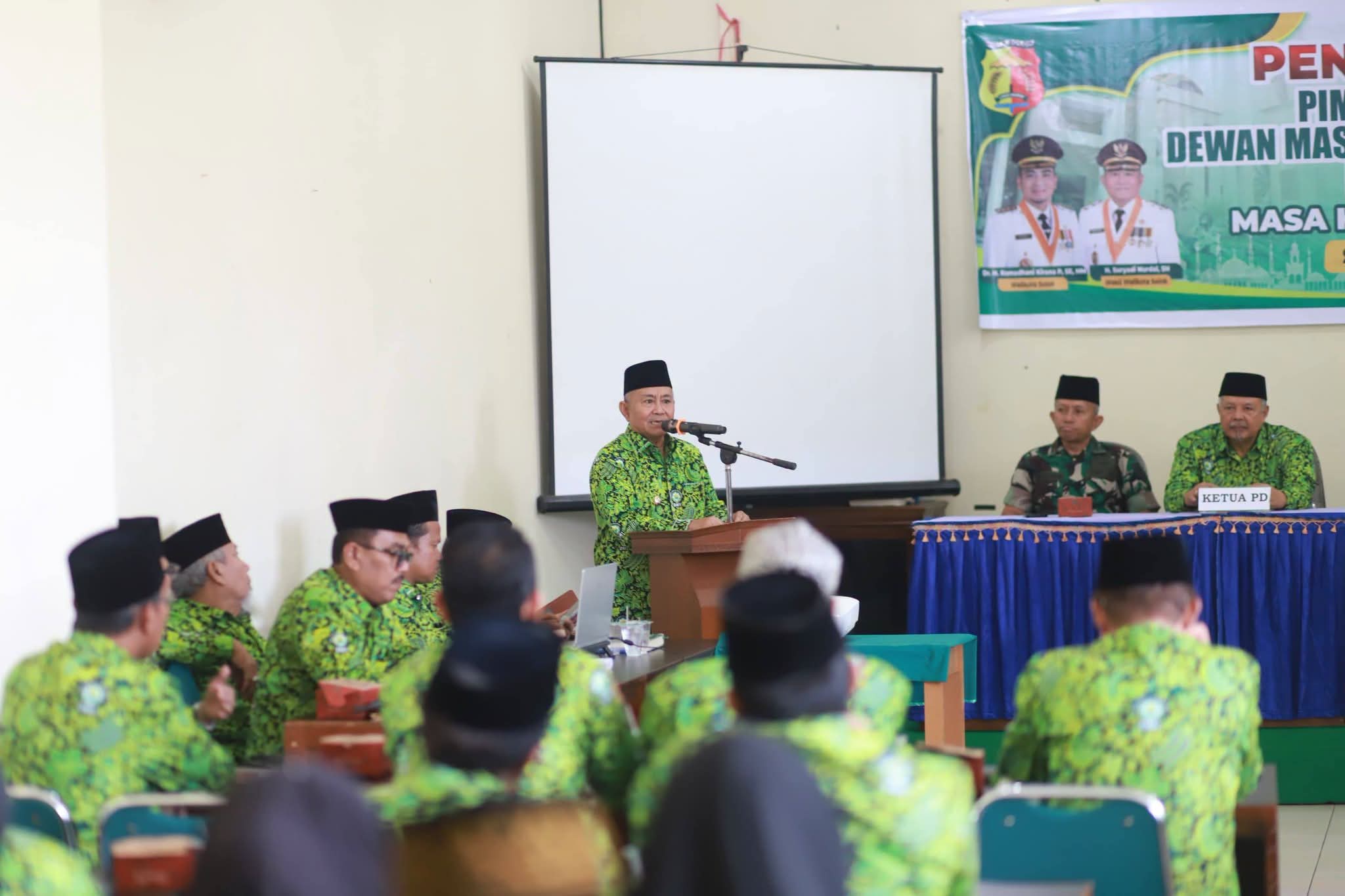 Mantan Wako Zul Elfian Dikukuhkan sebagai Ketua DMI Kota Solok Periode 2026-2031
