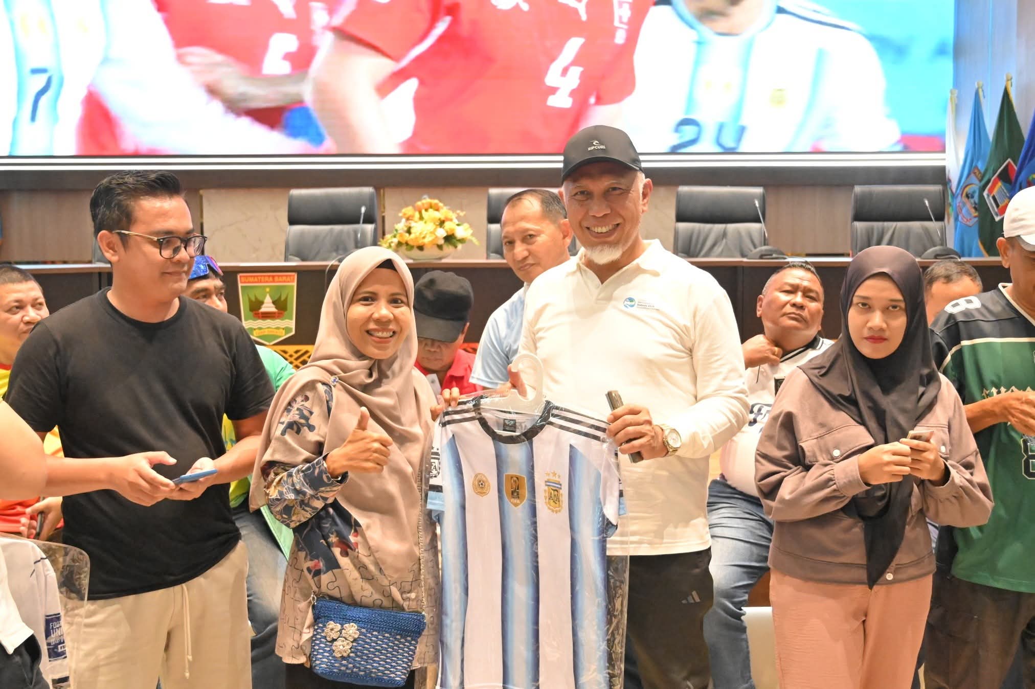 Gubernur Sumbar Mahyeldi: Kita Akan Fasilitasi Nobar Sampai Final Piala Dunia