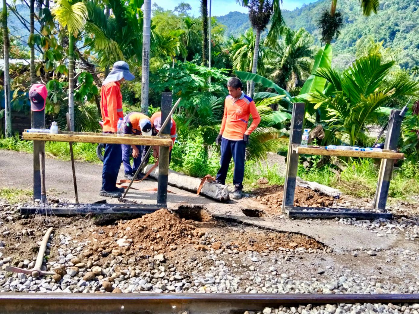 KAI Divre II Sumbar Tuntaskan Penutupan 35 Perlintasan Liar