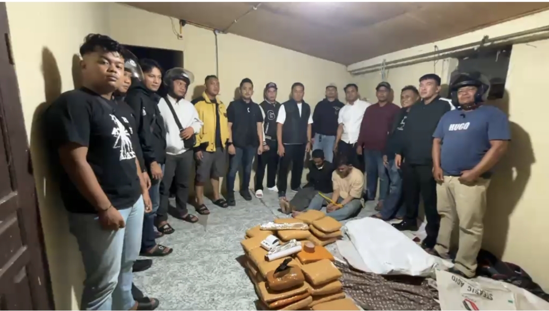 Berawal dari Pengiriman Ekspedisi, Polisi Tangkap 2 Pria dan Sita 41 Kg Ganja di Bukittinggi