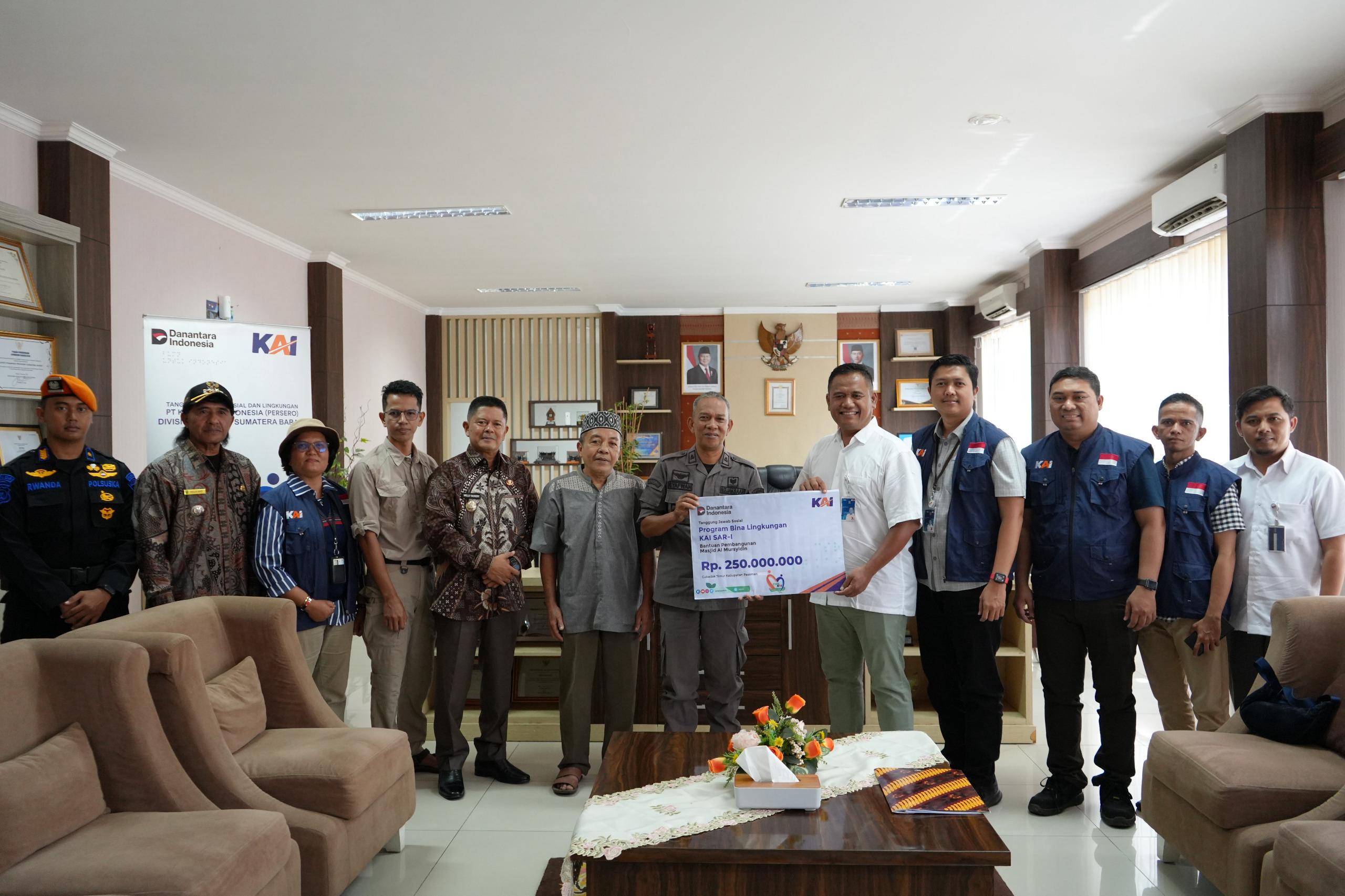Semester I 2026, KAI Sumbar Salurkan Dana CSR Lebih dari Rp285 Juta