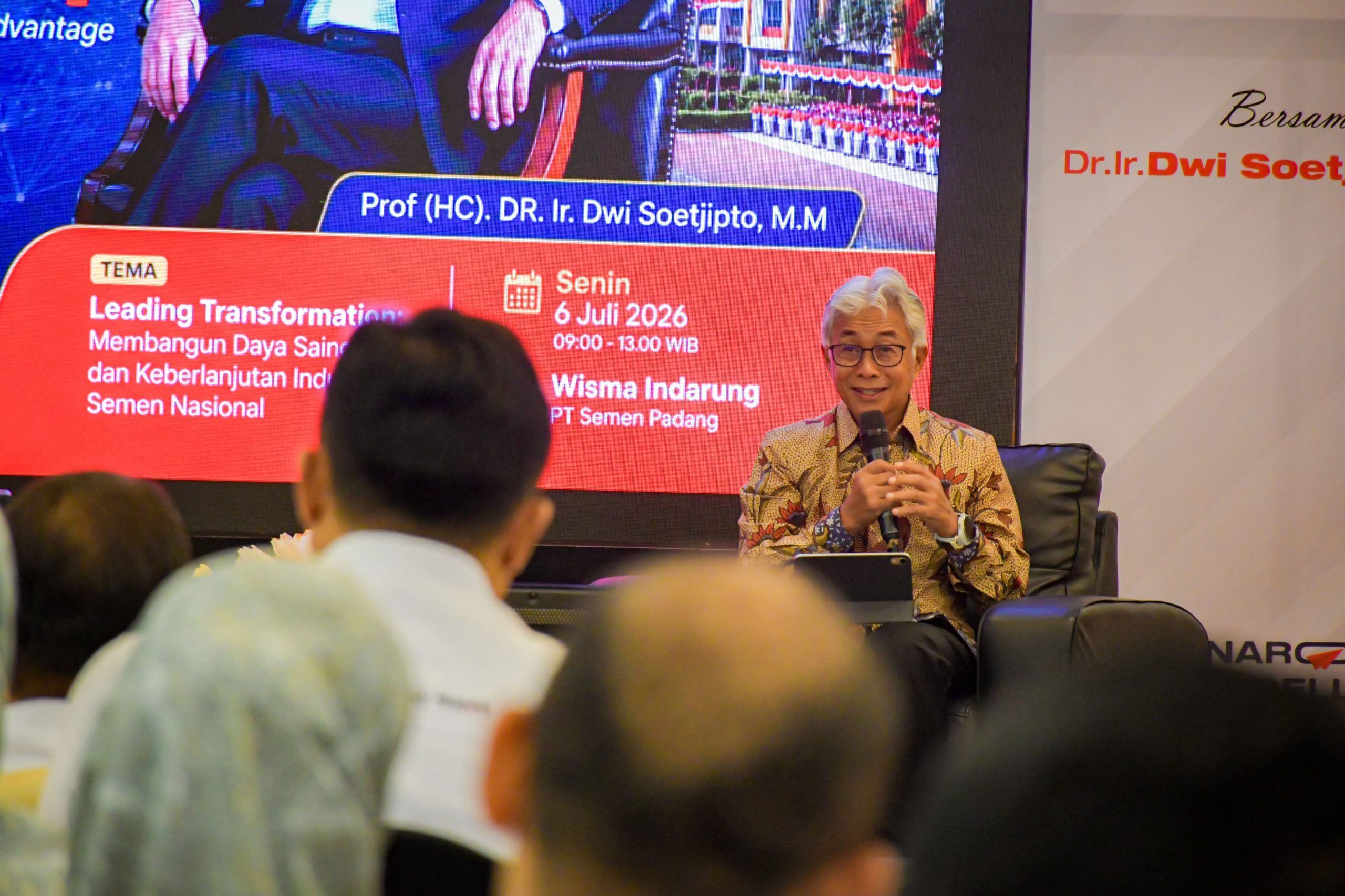 Dwi Soetjipto Isi Sharing Session di PT Semen Padang