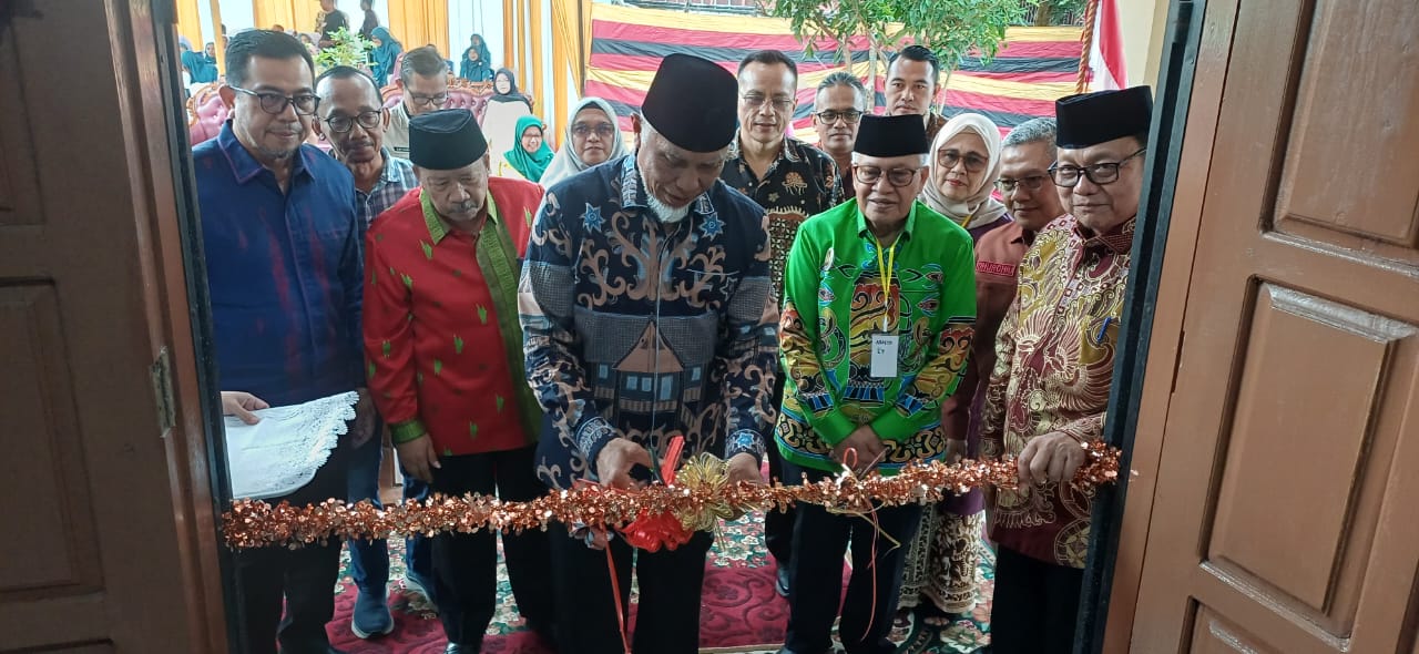 Gubernur Sumbar Resmikan Asrama Putri SMAN 1 Bukittinggi