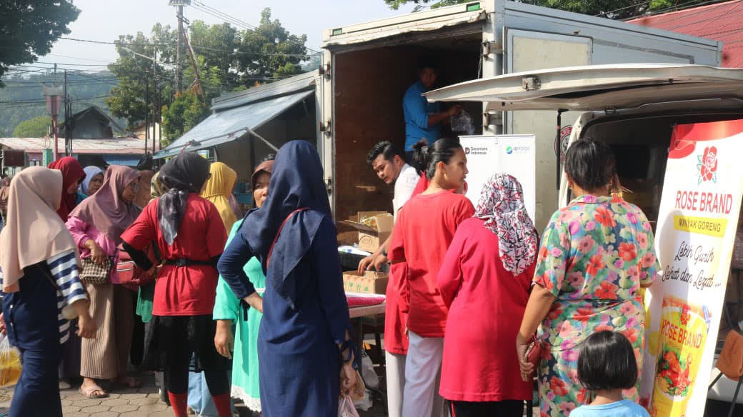 Pemko Padang Gelar Pasar Murah di 3 Kecamatan, Warga Antusias Berburu Sembako Murah