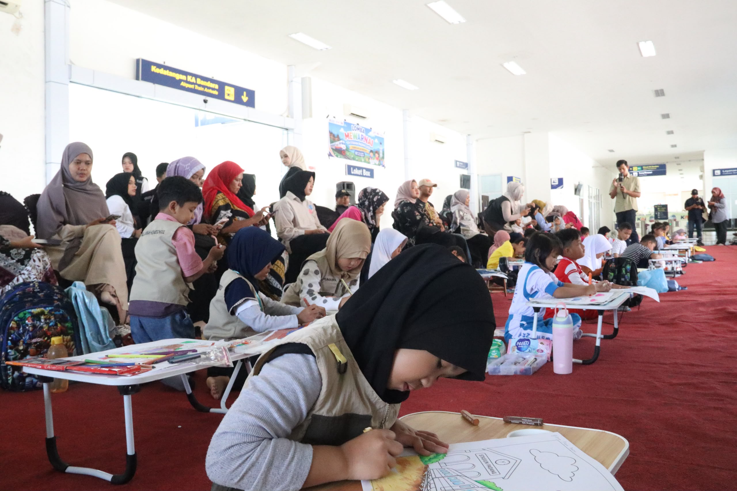 Peringati Hari Anak Nasional, KAI Divre II Sumbar Gelar Lomba Mewarnai Gratis di Stasiun Padang