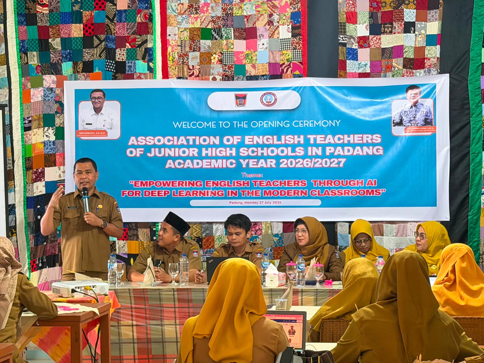 MGMP Bahasa Inggris SMP Kota Padang Dorong Pemanfaatan AI untuk Tingkatkan Kualitas Pembelajaran