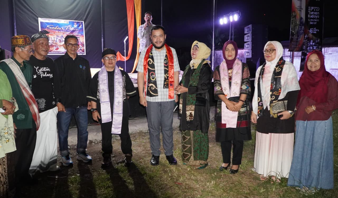 Wako Padang Lepas Delegasi Safari Puisi 4 Negara, Perkuat Diplomasi Budaya