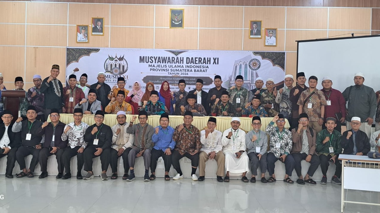 Gantikan Gusrizal Gazahar, Zulkarnaini Resmi Jadi Ketua MUI Sumbar
