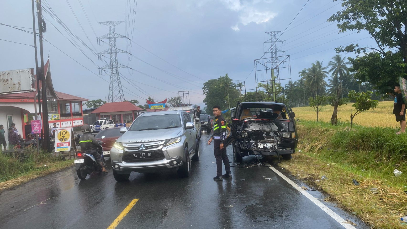 Kecalakaan Pikap Kontra Minibus di Limapuluh Kota, 3 Orang Dilarikan ke RS