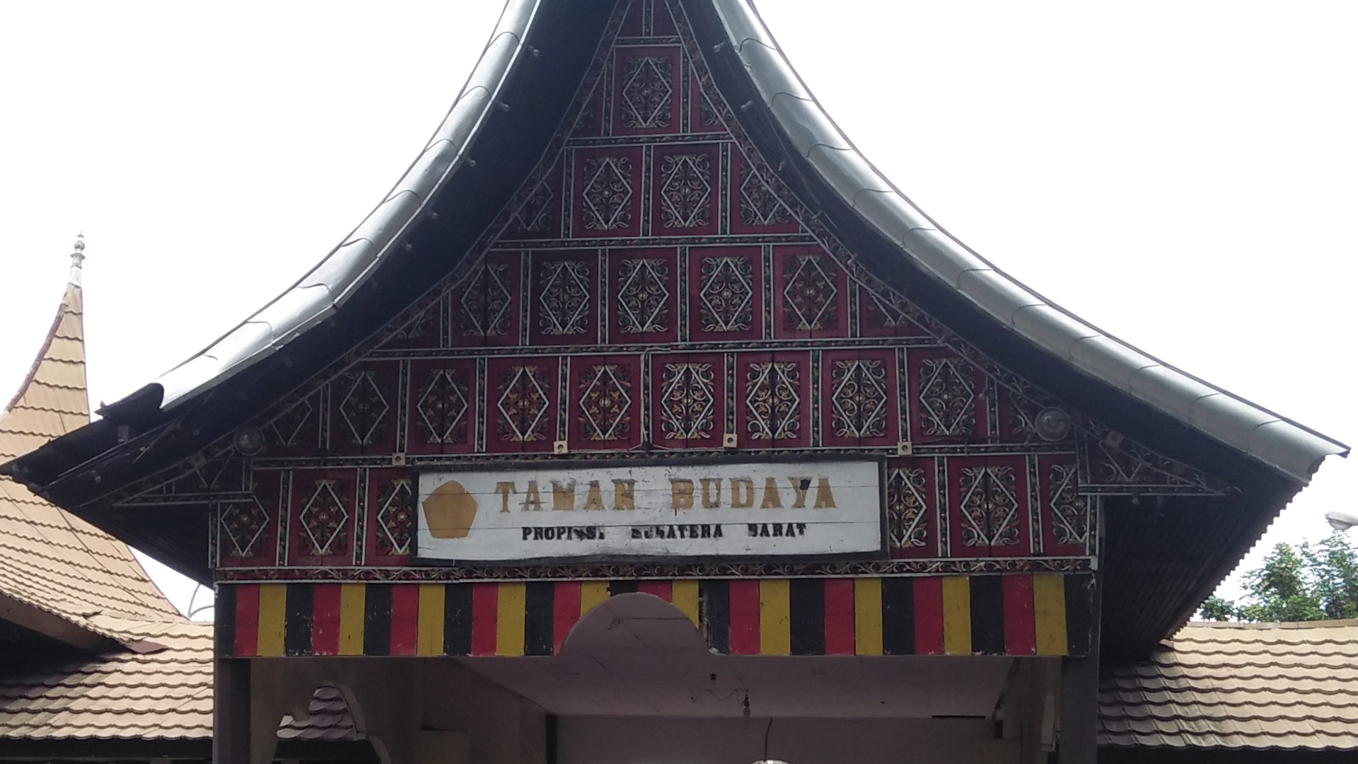 Ketika Vasko Menyaksikan Anjing-anjing Menyerbu Ruang Kebudayaan