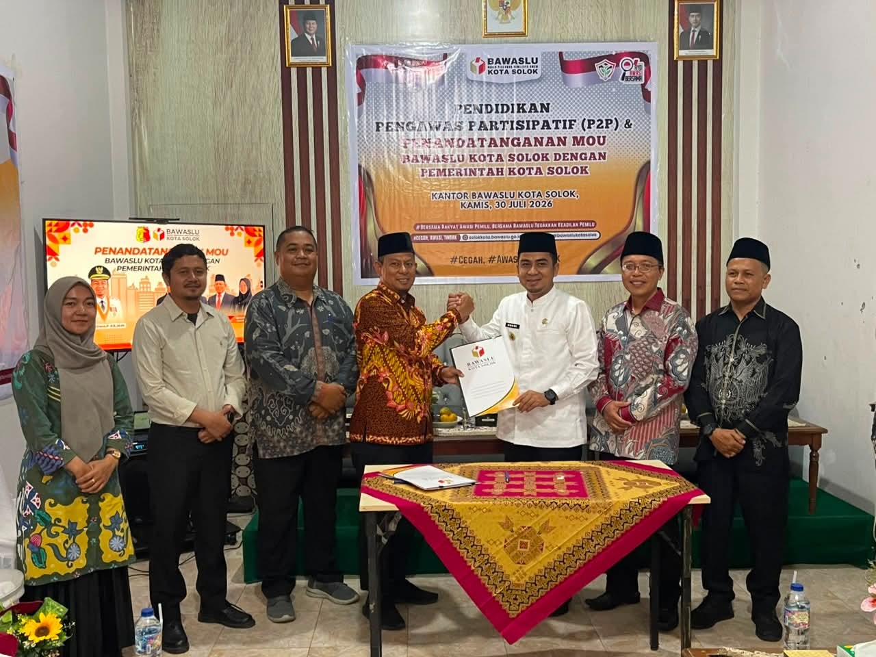 Pemko Solok dan Bawaslu Teken MoU Penguatan Kualitas Pengawasan Pemilu