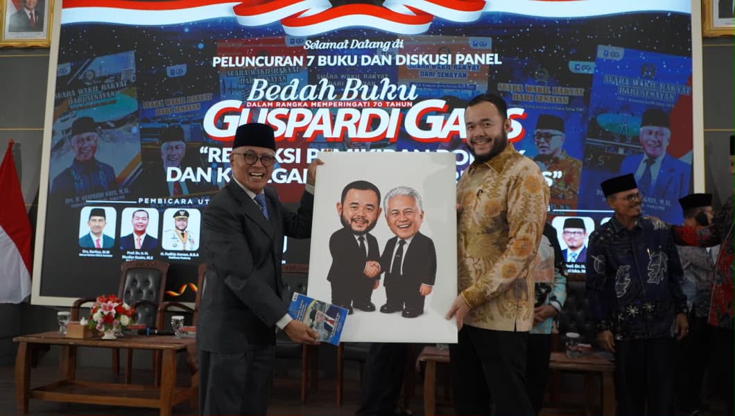 Politisi Guspardi Gaus Luncurkan 7 Buku di Peringatan Ulang Tahun ke-70