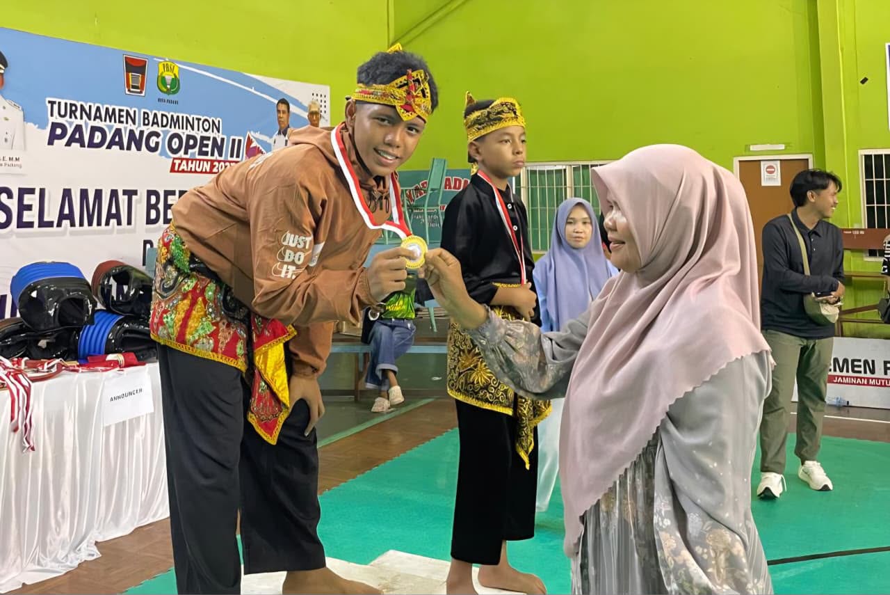 2 Siswa SMPN 25 Padang Wakili Sumbar pada O2SN Tingkat Nasional