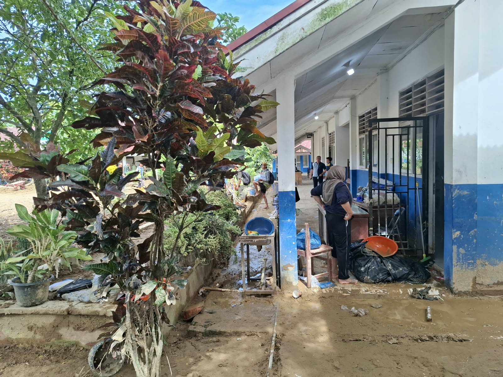 4 Hari Pascabanjir, Proses Belajar Mengajar di SMPN 41 Padang Belum Bisa Dimulai Hari Ini