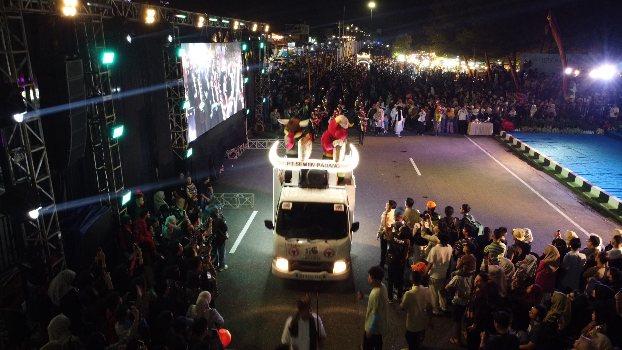 PT Semen Padang Semarakkan Festival Pawai Telong-Telong HJK Padang ke-357