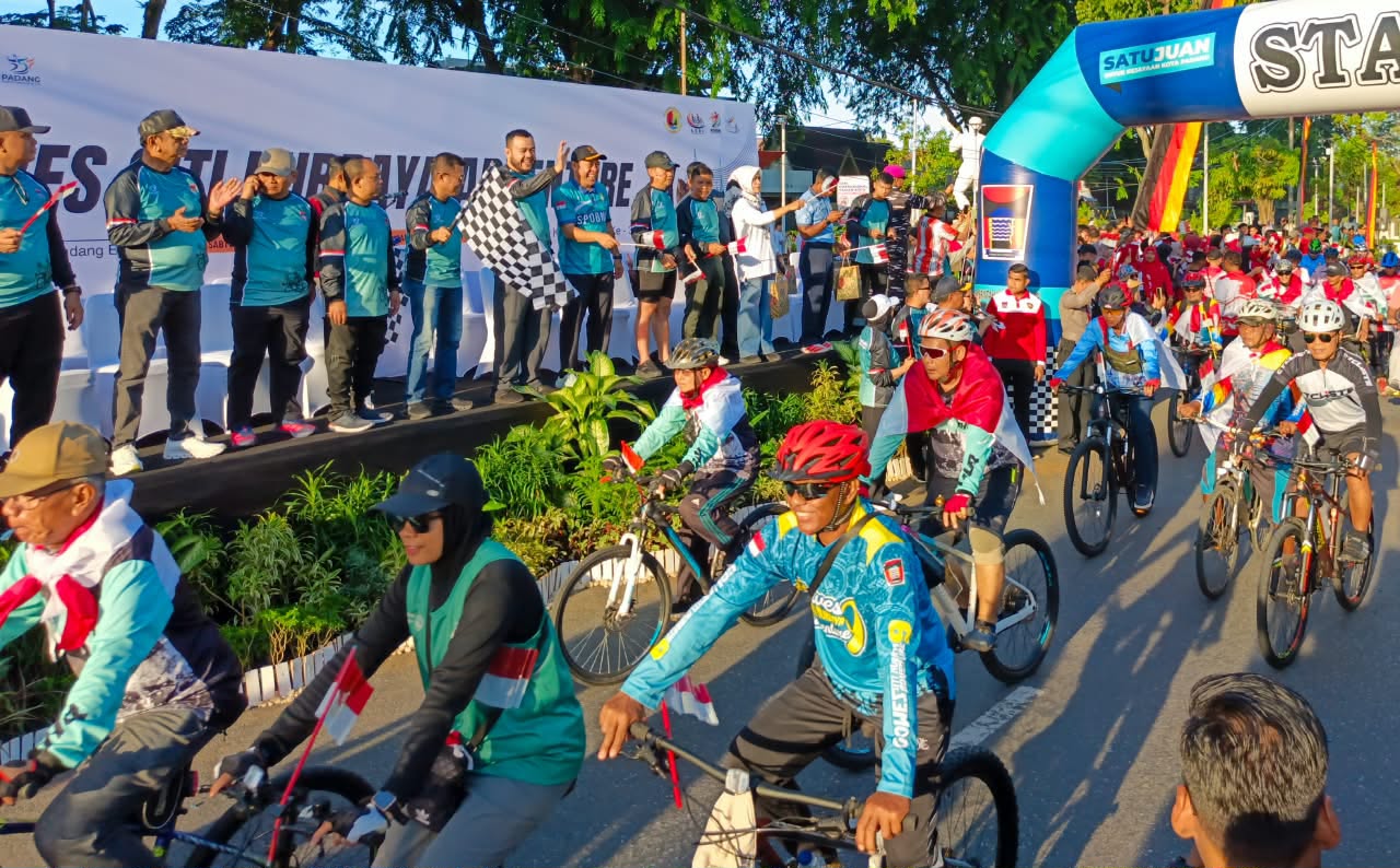 3.000 Pesepeda Meriahkan Gowes Siti Nurbaya di Kota Padang
