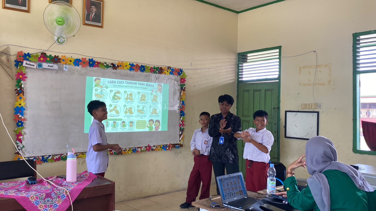 Mahasiswa KKN UNAND Edukasi Siswa SD di Padang Sibusuk tentang Pencegahan Cacingan