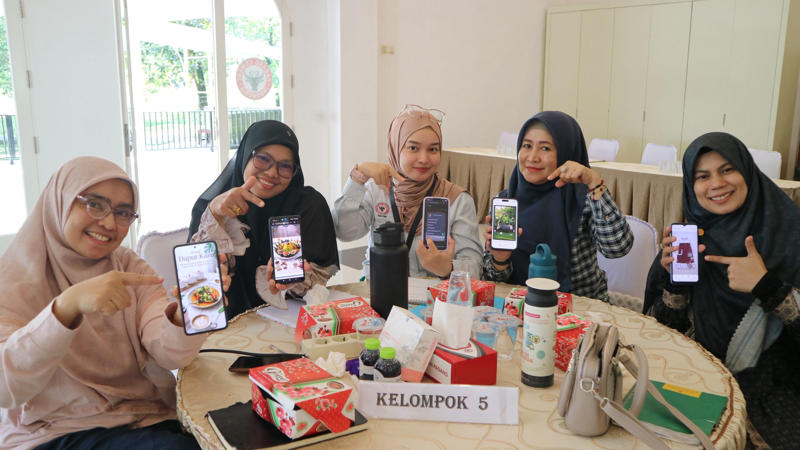 FKIK Semen Padang Bekali 30 Pelaku UMKM Strategi Pemasaran Digital Berbasis AI