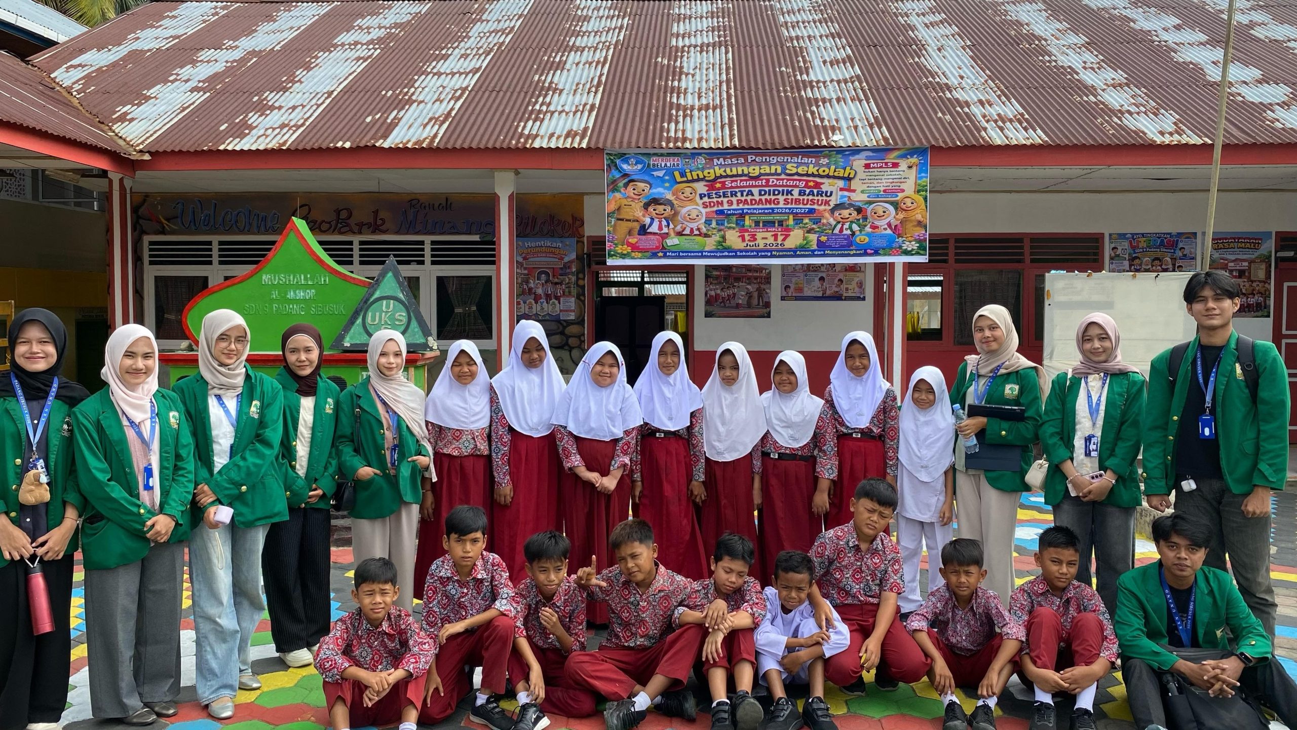 Mahasiswa KKN UNAND Edukasi Kesehatan Reproduksi dan Batasan Diri pada Pelajar di Padang Sibusuk