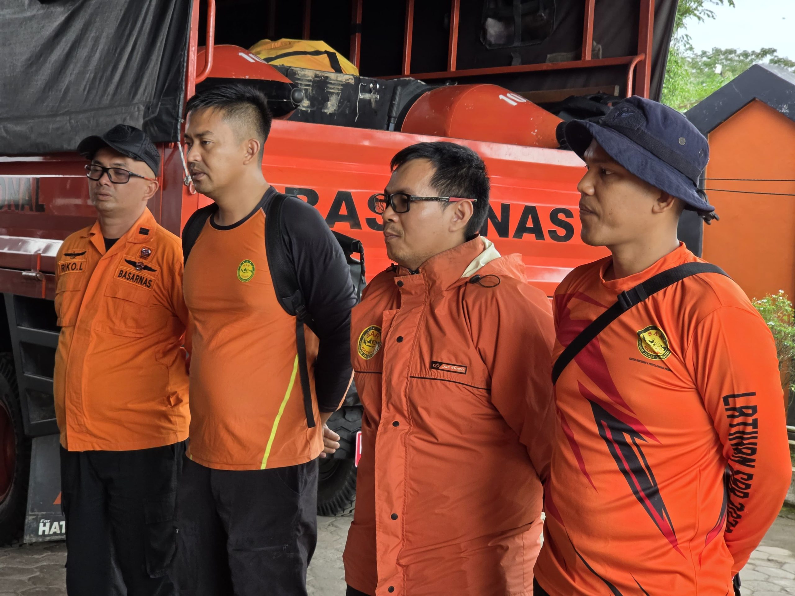 Basarnas Kerahkan 5 Personel Bantu Pencarian Bocah Diduga Hanyut di Sungai Air Tawar Barat