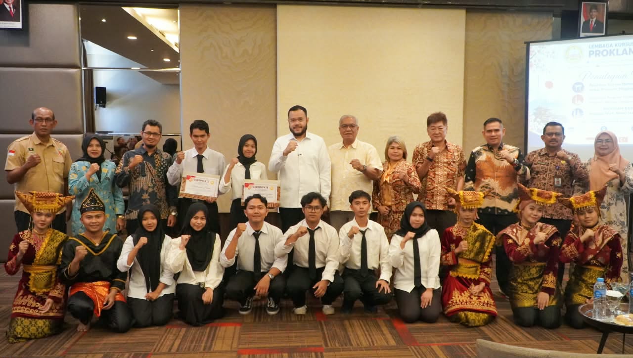 Wako Padang Lepas Peserta Program Pelatihan Kerja ke Jepang dan Turki