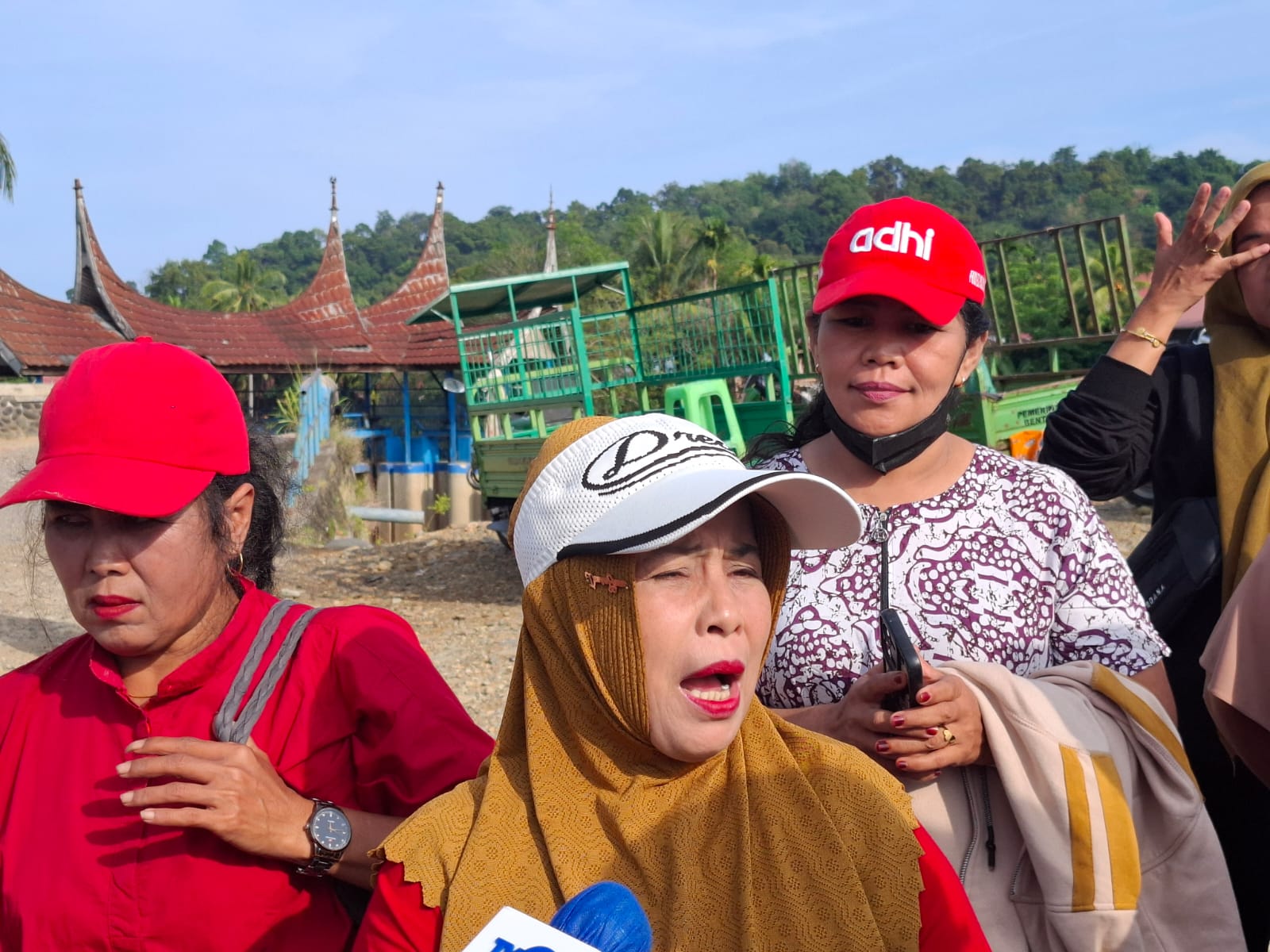 Cerita Warga Terdampak Bencana di Huntara Padang: Bantuan Terhenti hingga Listrik Membebani