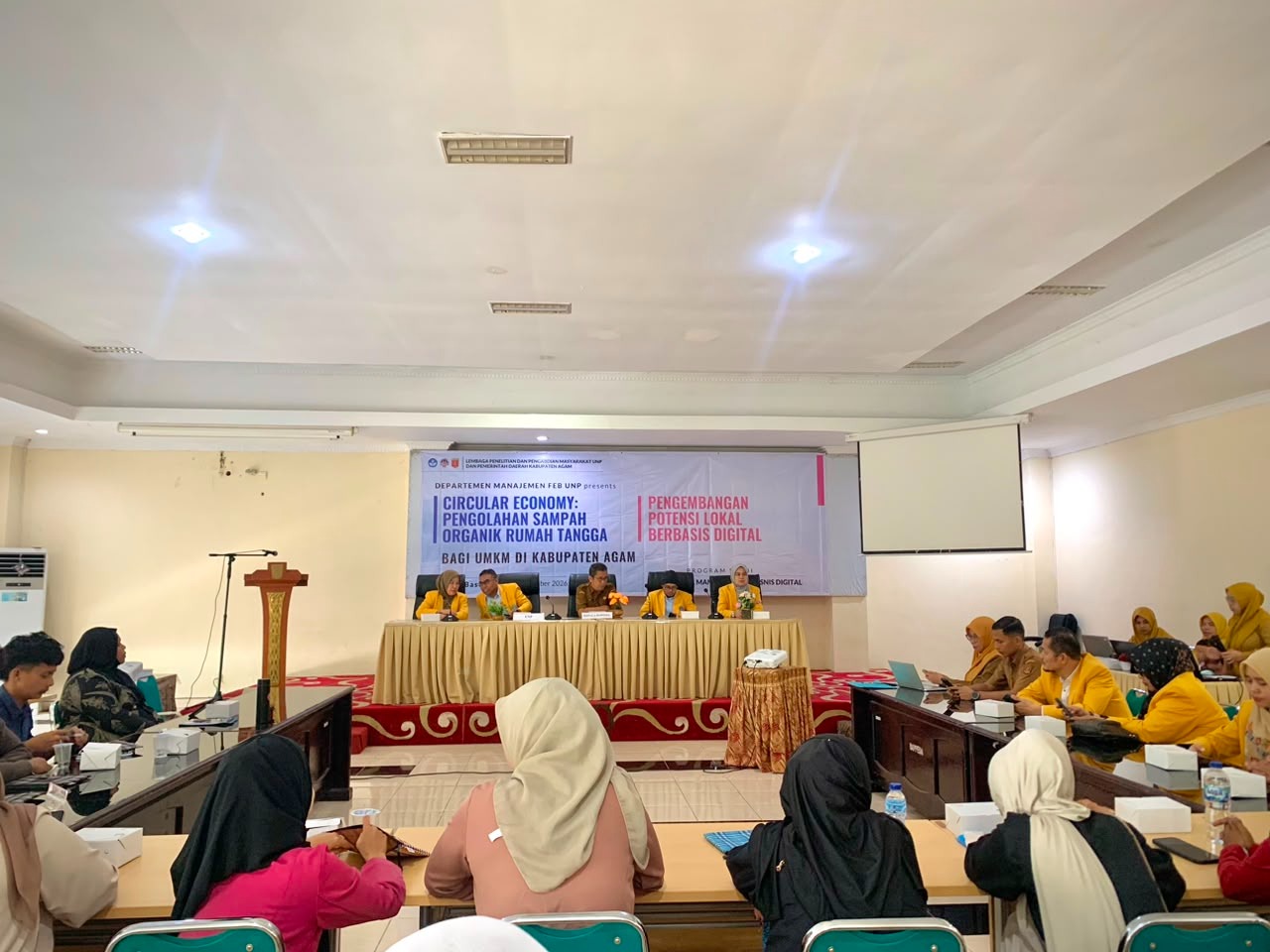 Dosen UNP Dorong UMKM Agam Naik Kelas Lewat Teknologi Digital