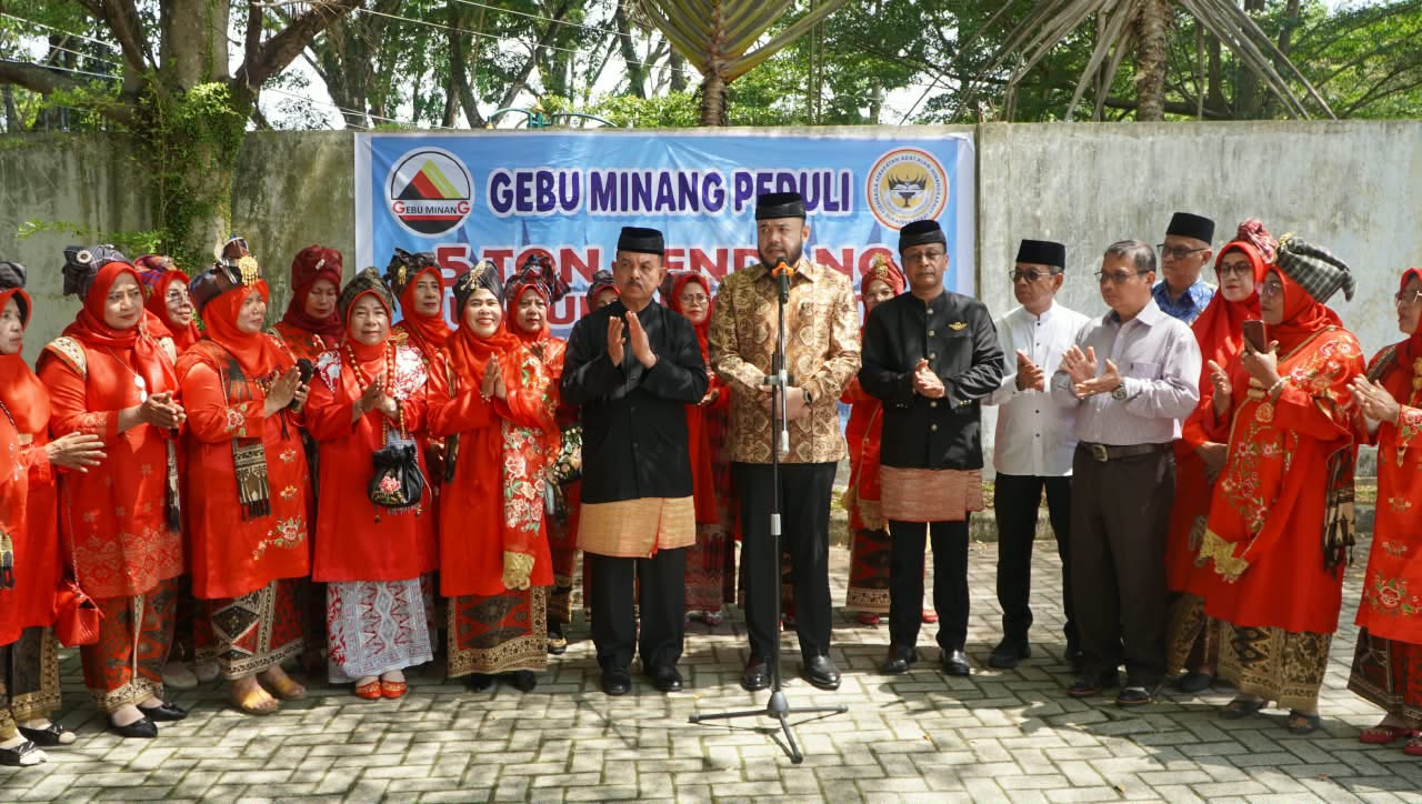 LKAAM Sumbar dan Gebu Minang Siapkan 5 Ton Rendang untuk Korban Bencana NTT