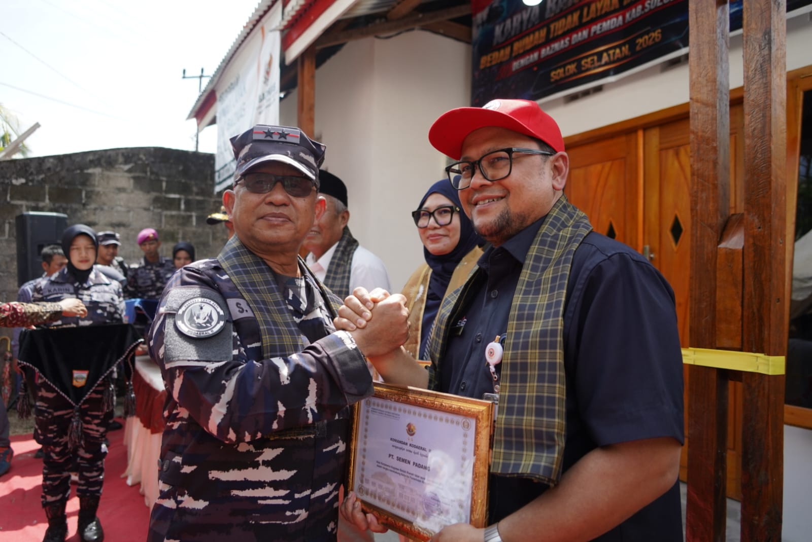 Semen Padang Ambil Bagian Dukung Perbaikan 11 Rumah Tak Layak Huni di Solok Selatan