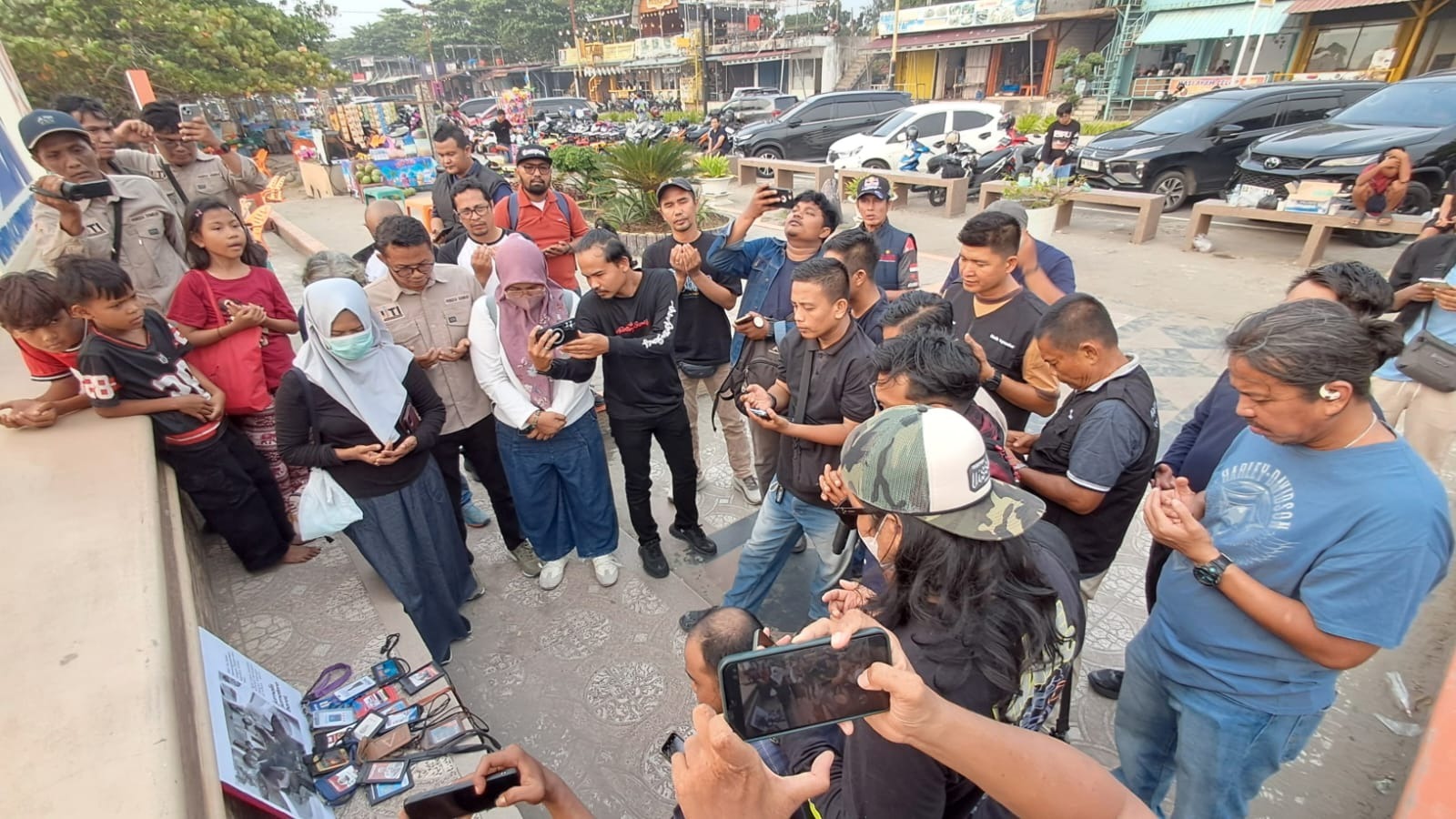 Solidaritas Insan Pers Sumbar, Doakan 5 Jurnalis yang Hilang Saat Liput Erupsi Anak Krakatau