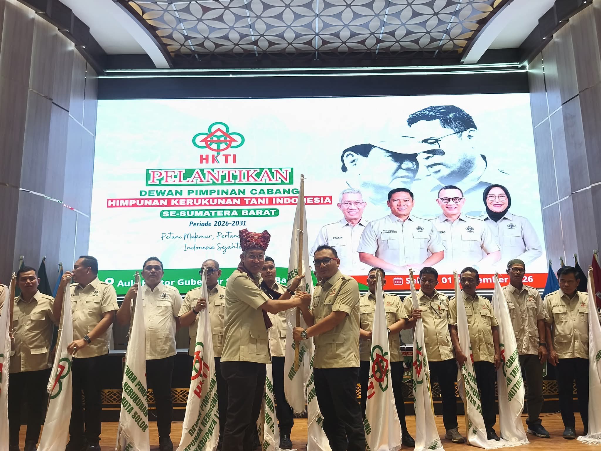 Sekda Doddy San Ismail Dikukuhkan sebagai Ketua HKTI Pasbar Periode 2026-2031