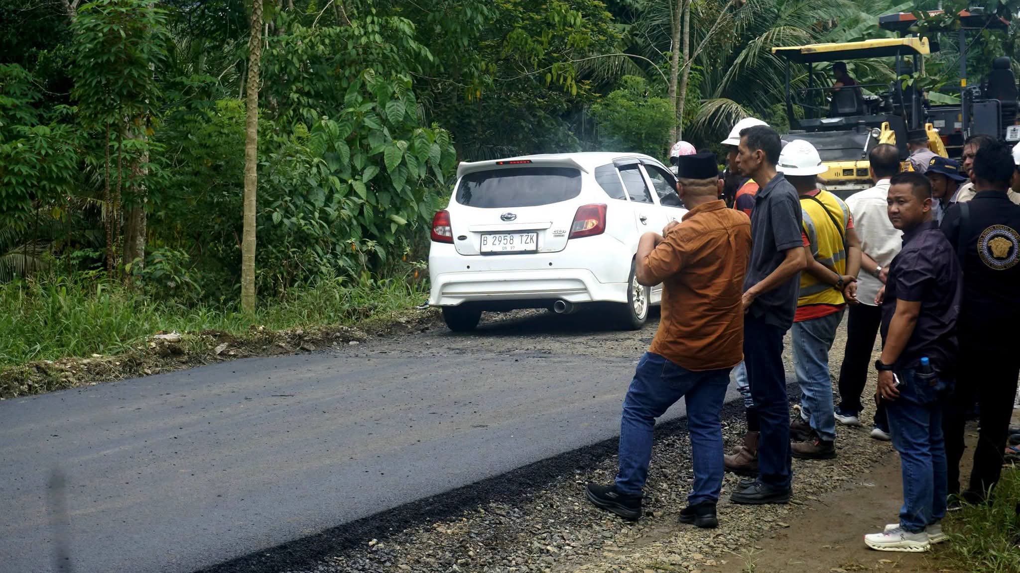 Manfaatkan DBH Sawit Rp6 Miliar, Jalan Simpang Tiga Alin–Paraman Ampalu Mulai Dibangun