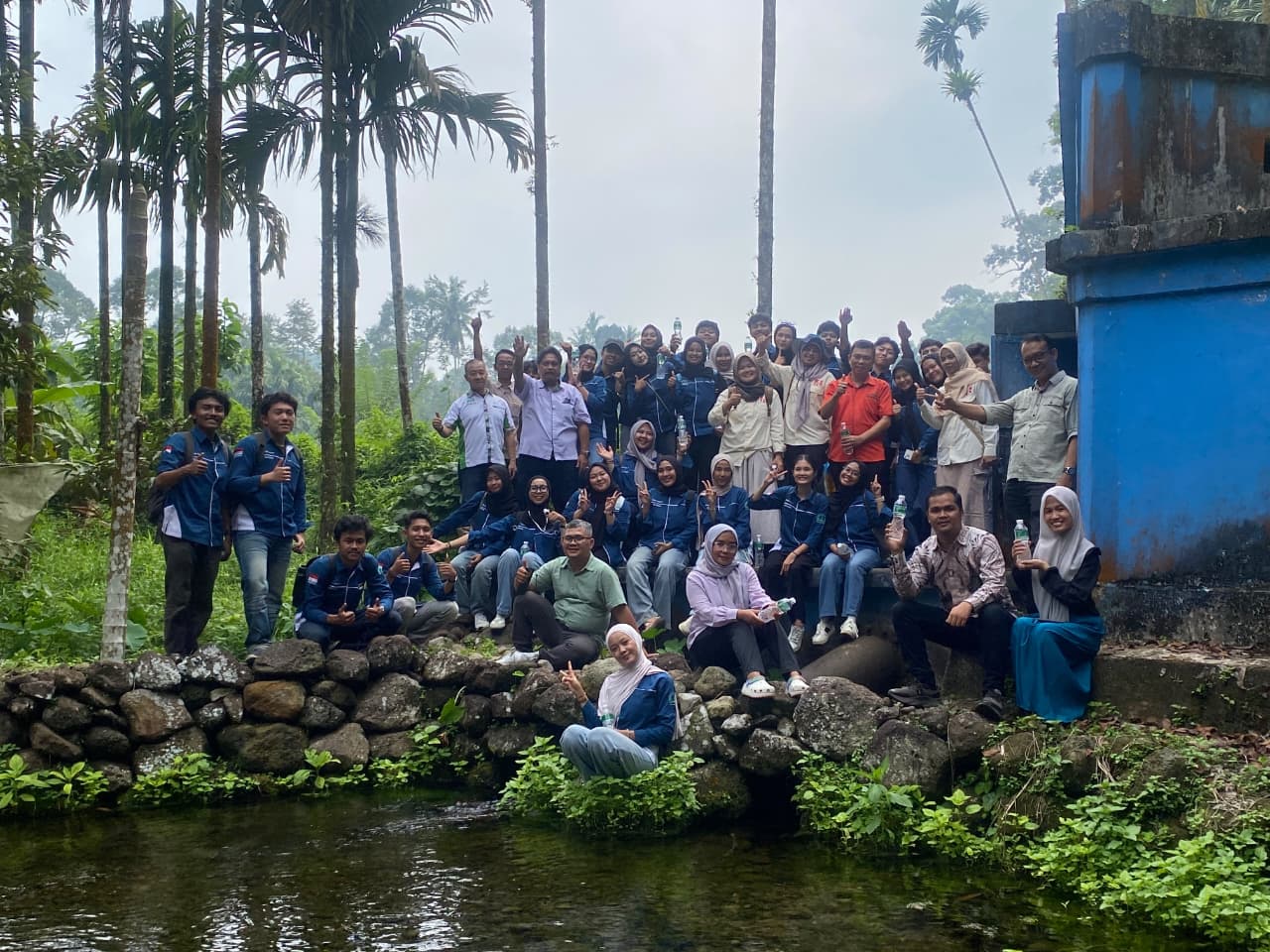 Mahasiswa TPB UNAND Belajar Proses Produksi Air Minum di PT Agrimitra Utama Persada