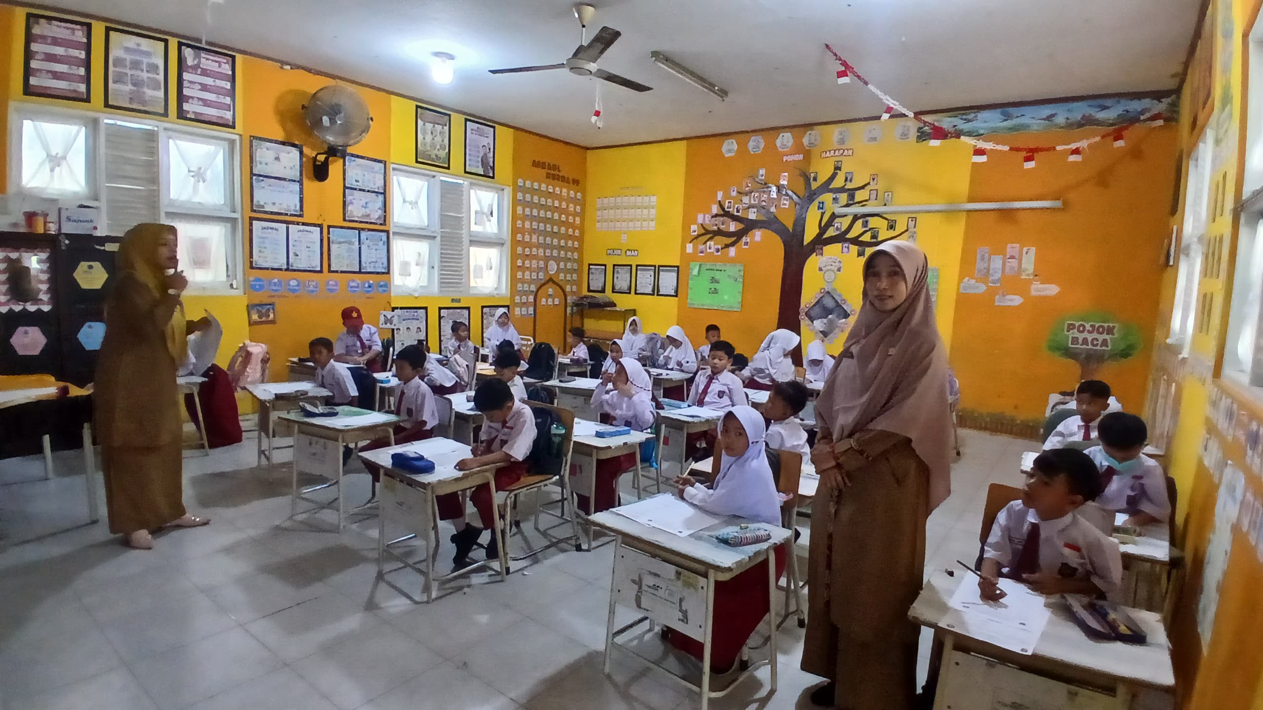 Siswa di Padang Kembali Sekolah Tatap Muka, Ujian Tengah Semester Dimulai
