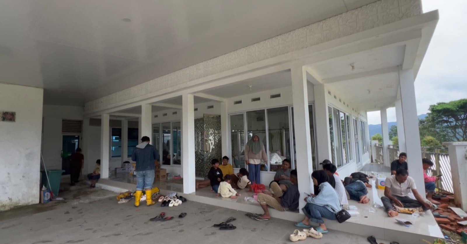 Tak Sempat Bawa Barang, Korban Galodo Solok Kini Butuh Perlengkapan Bayi