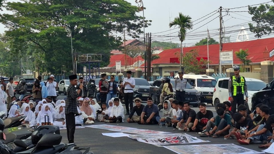 5 Tuntutan Massa Aksi Tolak Pengukuhan Pengurus MUI Sumbar