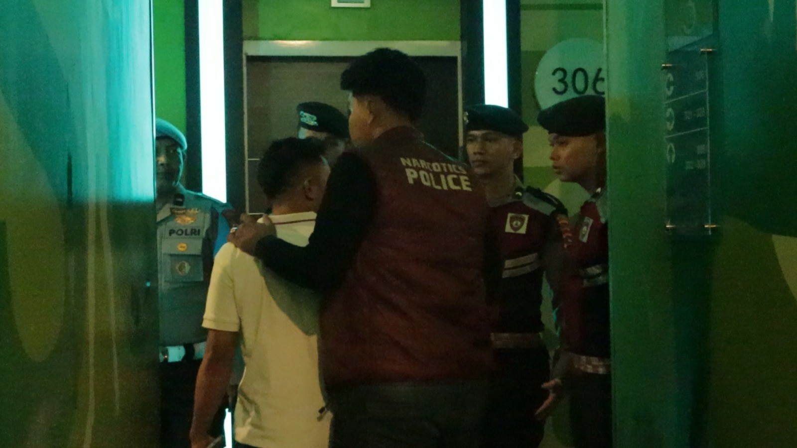 Razia Tempat Hiburan Padang, Pengunjung Dites Urine dan Pelanggaran Jam Operasional Ditindak